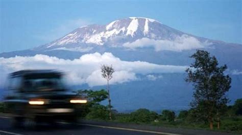 K­i­l­i­m­a­n­j­a­r­o­ ­D­a­ğ­ı­­n­d­a­n­ ­d­ü­ş­e­n­ ­f­o­t­o­ ­m­u­h­a­b­i­r­i­ ­ö­l­d­ü­